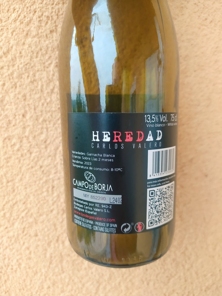 _BruceWine's tweet photo. Un blanco muy sexy este Heredad X de garnacha blanca de  @Cvne a cargo de @escoces_volante dentro de @docampodeborja https://t.co/ZZtTlPFzwr