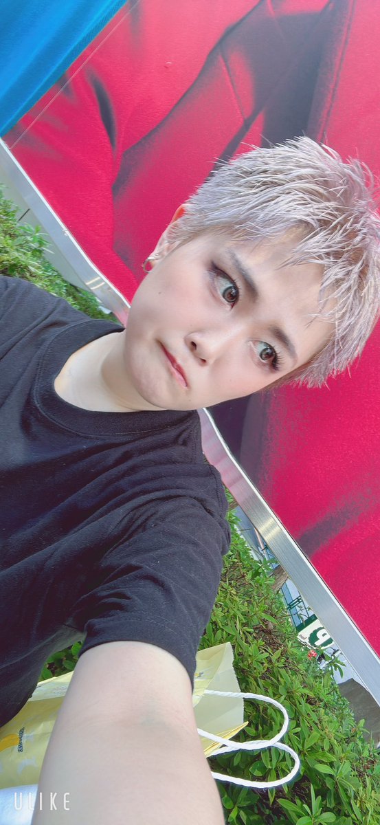 UVERmoti111's tweet photo. あ、ちなみにライブ2日目に髪ちょっきんした✌️ https://t.co/i2XtgCknSv