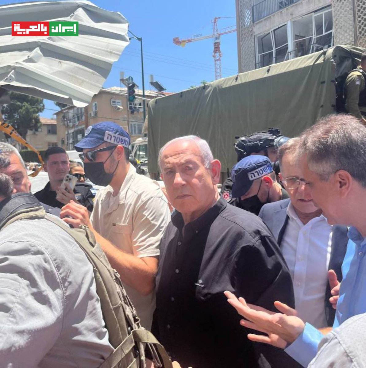 هذا إذا تمت تصفيته
ستتوقف الحرب حتى ولو مؤقتًا.
ولو كانت الإستخبارات الإيرانية قوية لبعثت له طائرة مسيرة من الداخل.
أما من الخارج لو يمطروا السماء فلديهم أجهزة إنذار مبكر.