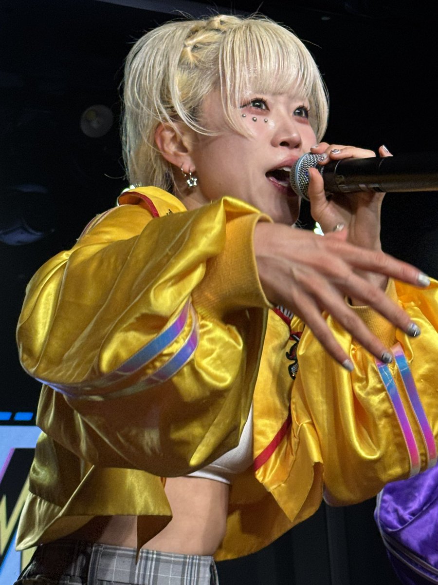 maochan1976's tweet photo. 今日のレッスントゥミーも最高に盛り上がったぞ👍
メンバー全員素敵な表情!
来週は飛行船シアターでHYPE IDOL!に出演。
レッスントゥミーとオタク全員で10分間を楽しみ尽くそう🔥❤️🔥
#レッスントゥミー #OperationiD #月城キキ #今宮ムギ #兎丸あゆみ #真宵カリナ #HYPEIDOL https://t.co/lQCGU0tN6a