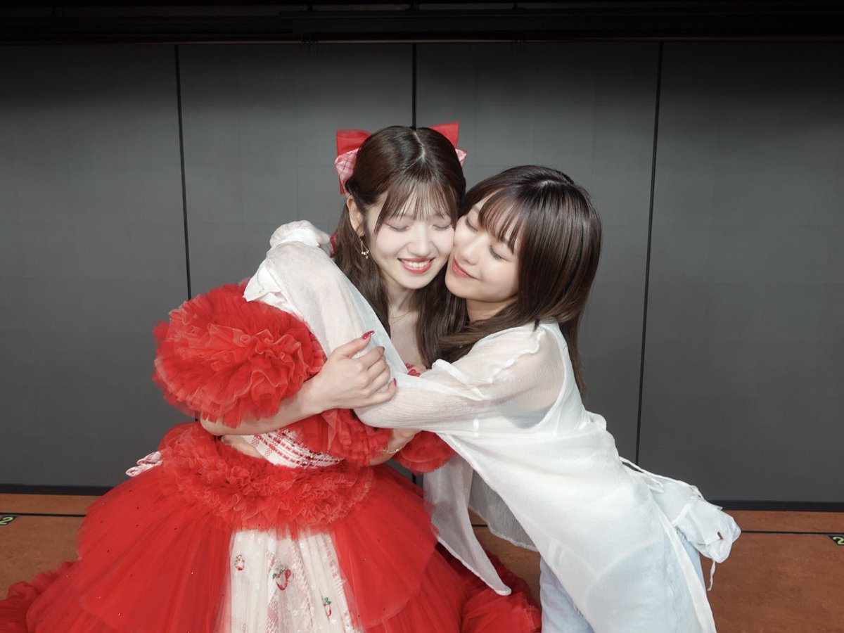 ayana18_48's tweet photo. ねぎの差し入れできたよ！
卒業おめでとう。
そしてお疲れ様🍎🌸 https://t.co/8hKUSNHkIP