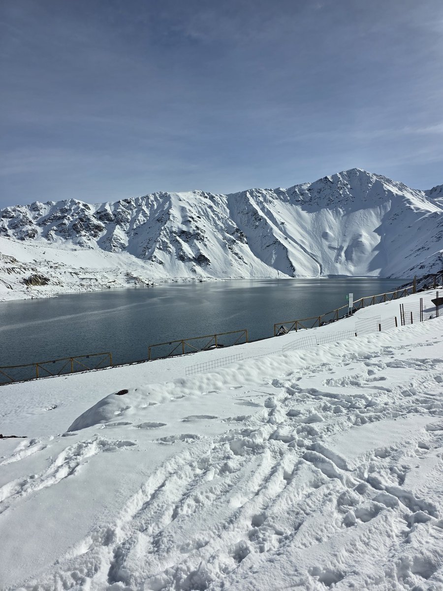 rsnoa's tweet photo. Aprovechando las primeras nevadas de este invierno para visitar el Embalse del Yeso. Un imperdible a minutos de Santiago.
#Chile #EmbalseElYeso #Nieve #Maipo #Santiago https://t.co/To9e3ZpwBc