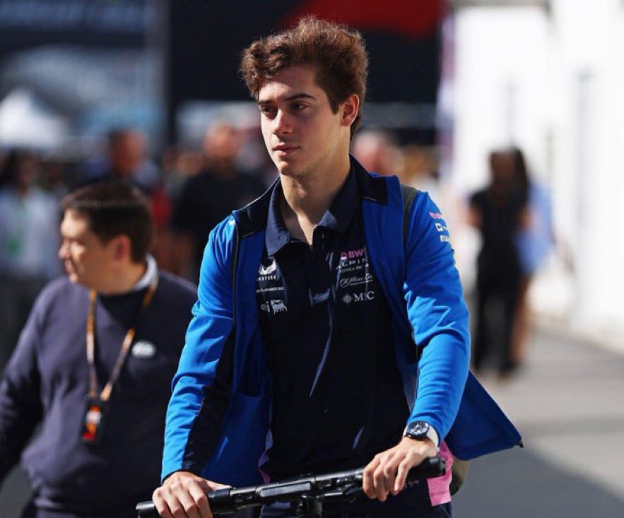 🚨| ¡FRANCO LLEGÓ AL PADDOCK!

5 horas para la carrera. VAMOS 🇦🇷

#CanadianGP🇨🇦