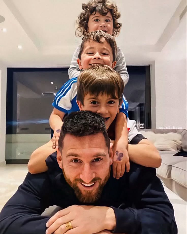 AtaqueFutbolero's tweet photo. Papá es un ídolo. 🥹🫶🏼 https://t.co/T8gpPSvDV4