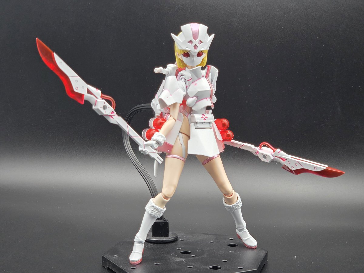 y9UH1bNlhELIoBu's tweet image. 30MS×エクスアーマーホワイトナースのミキシング 完成です。
額とお腹の装備はそのままだと取り付けられない為、磁石て付けられる様にしてみました。
#30MS
#メガロマリア