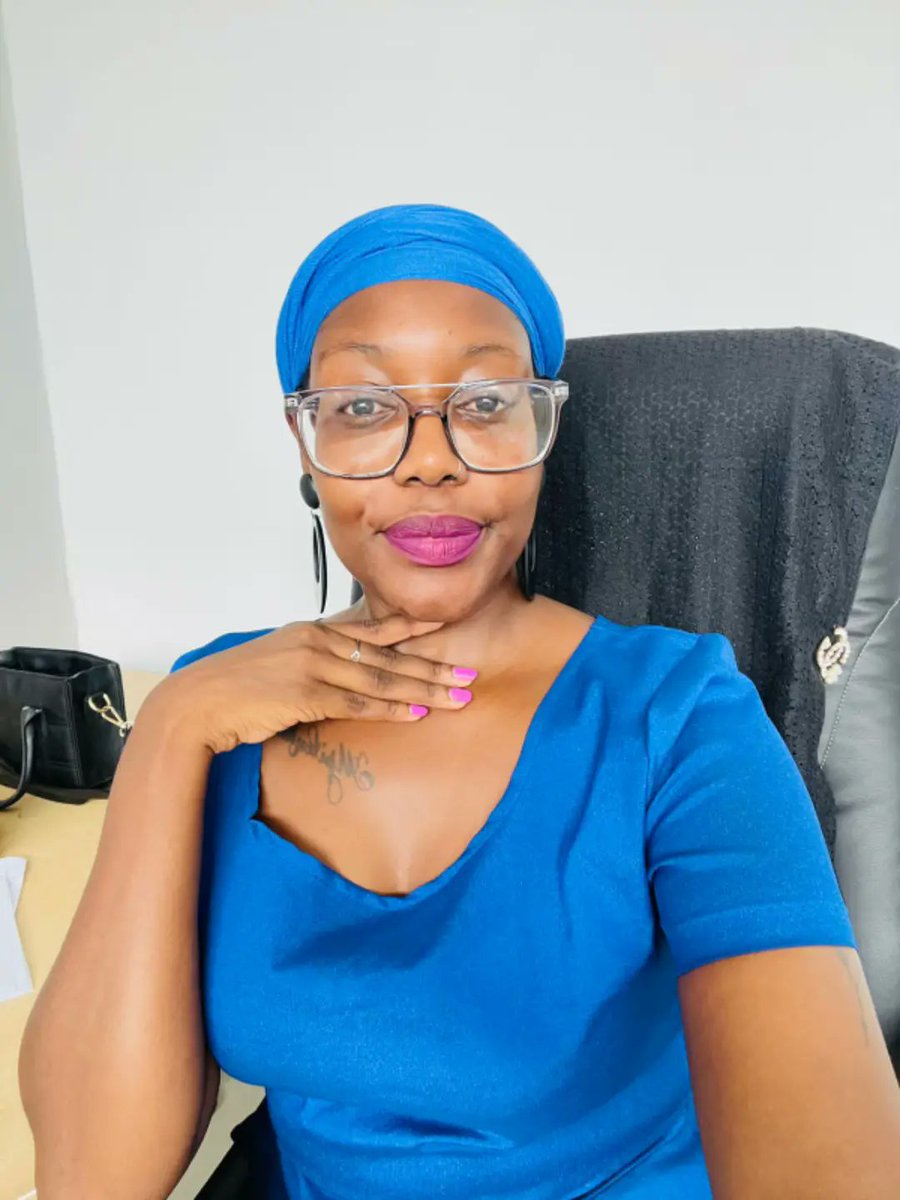 EmmiieTLO's tweet photo. Quote this with a picture 📸 of you wearing a doek https://t.co/7mjEKPe0Rd