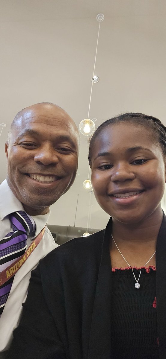 TheHoops0410's tweet image. Happy Father’s Day to my amazing Dad!! Who stays up late and drives long hours for me to chase my dreams. Thank you Dad. #amazingdad