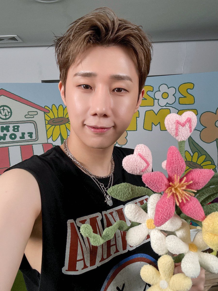 KSK_official's tweet photo. [📸] 

2025.06.15
@ 𝐁𝐞𝐚𝐮𝐭𝐢𝐟𝐮𝐥 𝐌𝐢𝐧𝐭 𝐋𝐢𝐟𝐞 𝟐𝟎𝟐𝟓
　
비 예보가 있었는데 햇살성규와
인스피릿&시민의 열기로 비 대신
여러분의 미소가 가득한 하루였습니다 😎🌤

성규의 뷰민라 무대,
함께해 주셔서 감사합니다 🍃

#김성규 #KIMSUNGKYU
#봄날엔뷰민라 #뷰민라 
#뷰티풀민트라이프 #민트페이퍼 #BML