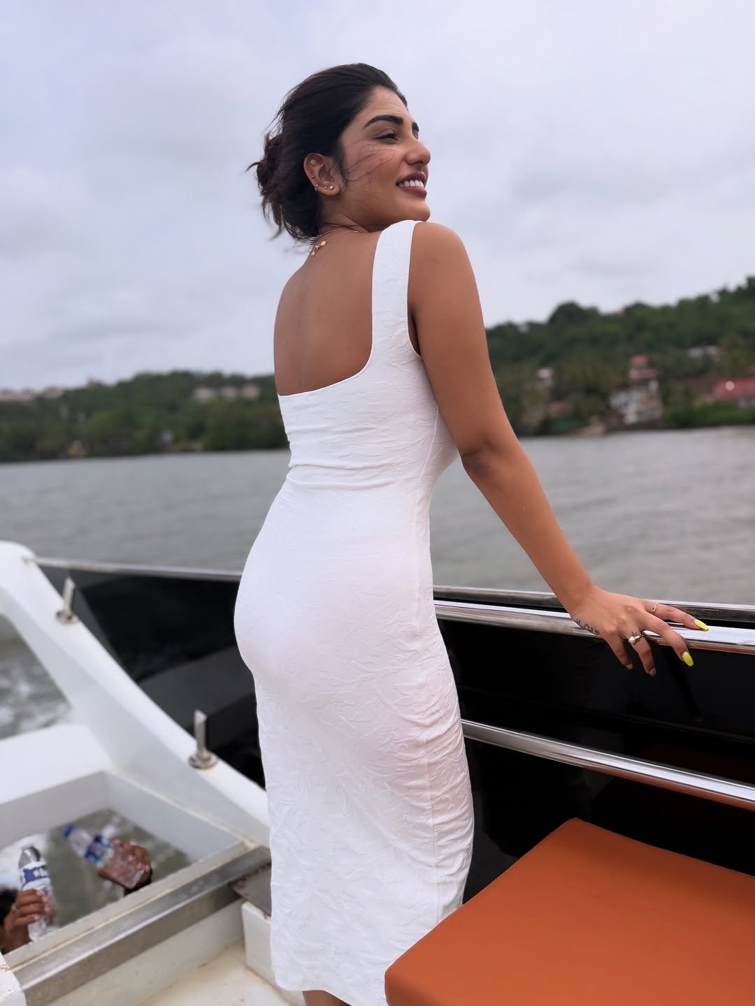 GtfOH1UaEAEp-dB?format=jpg&name=large