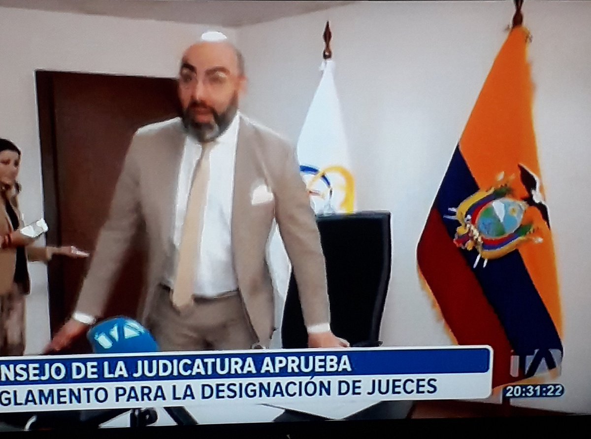 Gzelkadin4's tweet photo. Presos es un SLOGAN porque quien dirije la justicia es mada mas y nada menos que el señor Godoy abogado de Correa @FiscaliaEcuador @CNNEE @dw_espanol https://t.co/m1sEIrc7gA