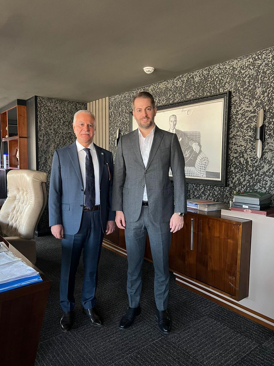 Duruşunla güven verdin, varlığınla güç oldun… İyi ki varsın babam <a href="/korayaydintr/">Koray Aydın</a> 

Başta şehit babaları olmak üzere, tüm babaların  #BabalarGünü kutlu olsun.