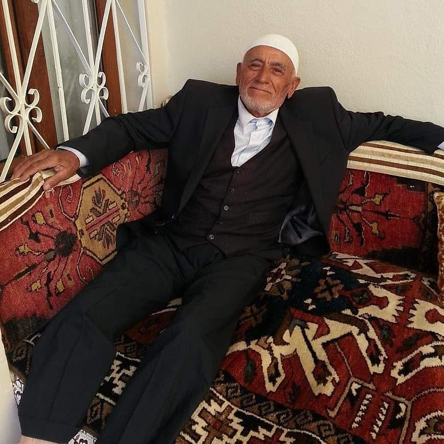 Arif_01_'s tweet photo. Hayatta olmayıp, evlatlarının kalbinde yaşayan BABALARIN,
 
Baba rolünü üstlenmiş ANNELERİN, 

Kardeşlerine babalık yapan ABİLERİN ABLALARIN 

Kalbi Sevgi Yüreği Merhamet dolu olan herkesin 
BABALAR GÜNÜNÜ kutluyorum... 
🙏🇹🇷🇹🇷🇹🇷🌹
Hacı Arif Akkaş 
Armet Mobilya 
❤️❤️❤️ https://t.co/mAAoz1O8YS