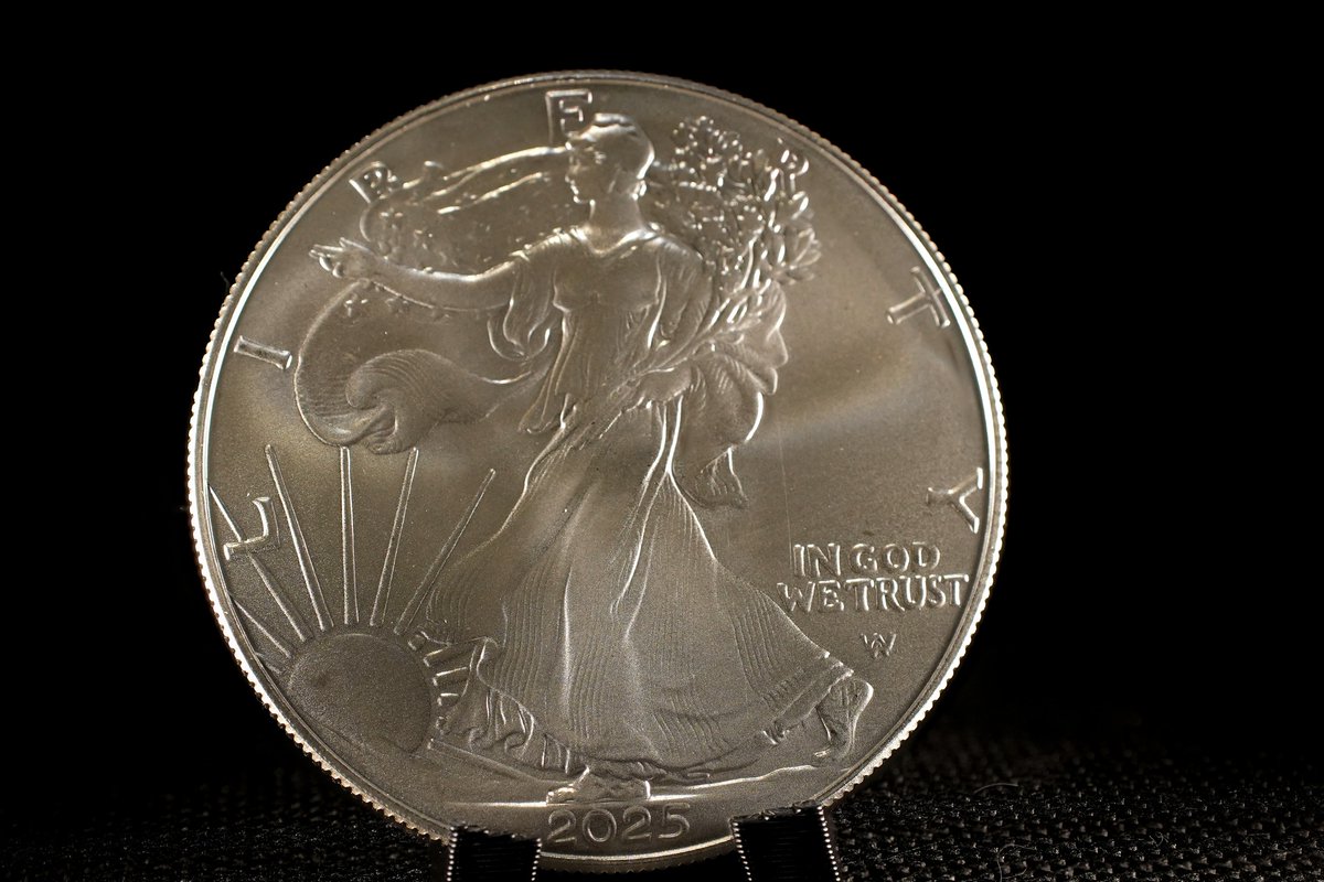 Resolution is not great since I just pulled these off my Facebook post instead of using the originals but here is my very first American Eagle/Liberty silver coin