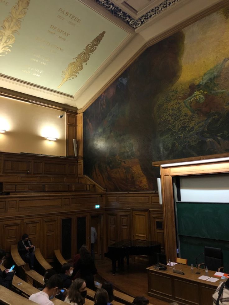 Raggiomoral's tweet image. Hola ¿sabéis si en España existen este tipo de aulas? ¿Quizá en la Universidad de Salamanca o ni eso?