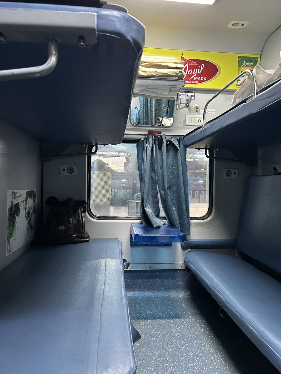 PantryCar's tweet image. First Monsoon Trip of this Year! 😊

Off to #Kottayam in Thiruvananthapuram Mail! 😊

Seems some senior officer is travelling. Reserved Car is attached. Train will get good preference 😃 @Ananth_IRAS 

#IndianRailways #SWMonsoon #Kerala #TempleRun