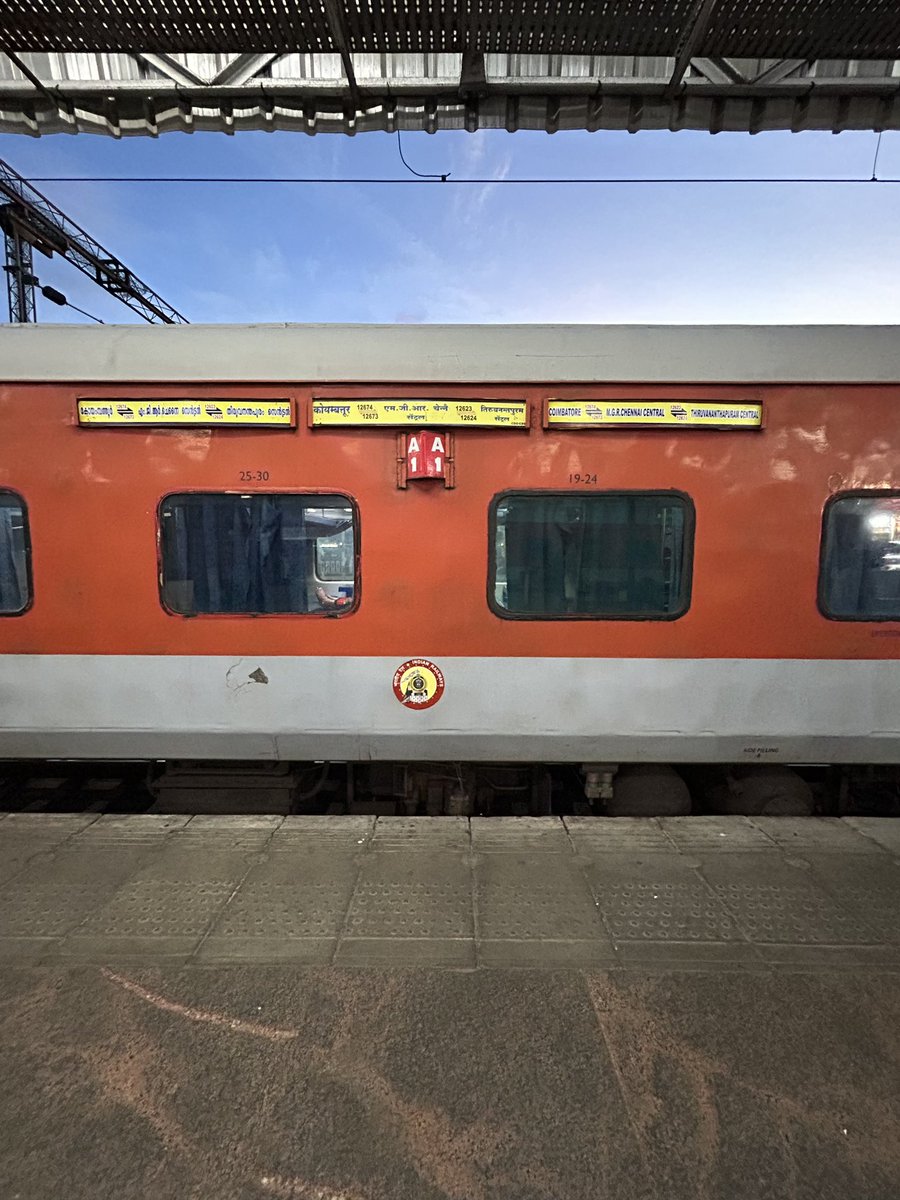 PantryCar's tweet image. First Monsoon Trip of this Year! 😊

Off to #Kottayam in Thiruvananthapuram Mail! 😊

Seems some senior officer is travelling. Reserved Car is attached. Train will get good preference 😃 @Ananth_IRAS 

#IndianRailways #SWMonsoon #Kerala #TempleRun
