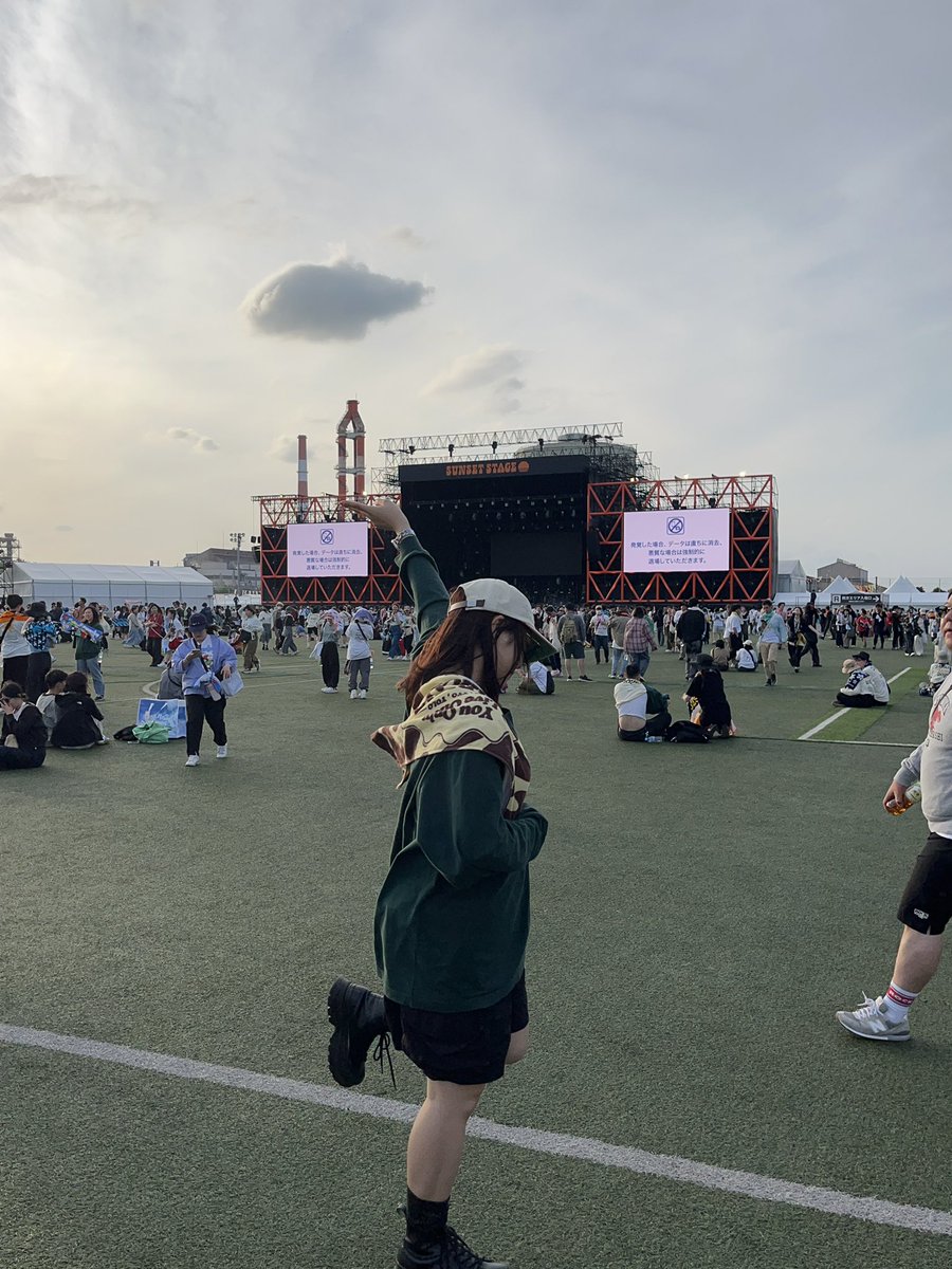 C_2705's tweet photo. あんまりお友達作ってこなかったけど、現場増えてきたのでお友達欲しくなってきちゃいました🥺🤍　
6/20.21も２日間います〜🦫🤍♾️
邦ロック、HIPHOP がスキ🎧

SUPER BEAVER / ハルカミライ / Awich 
 #日曜日だし邦ロック好きと繋がりたい 
 #SUPERBEAVER好きと繋がりたい
#HIPHOP好きと繋がりたい https://t.co/k2SbqsAgTN
