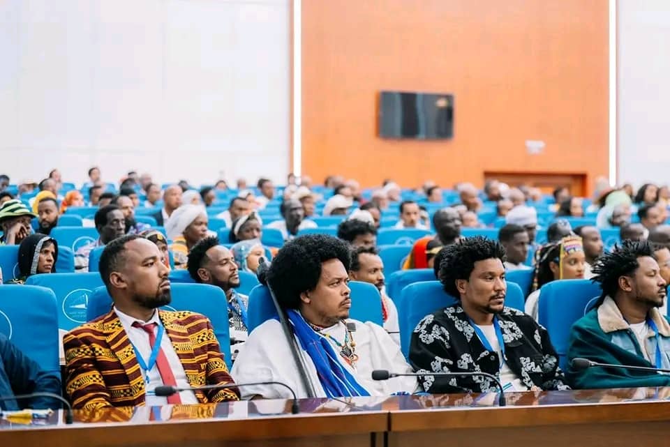 "The arts shape our identity, unite communities &amp; fuel the economy."🎨✨ Today, Prosperity Party's President, PM met artists nationwide to tackle key challenges—government action &amp; creative solutions.
#Prosperity #ArtsMatter #CultureUnites #CreativeEconomy