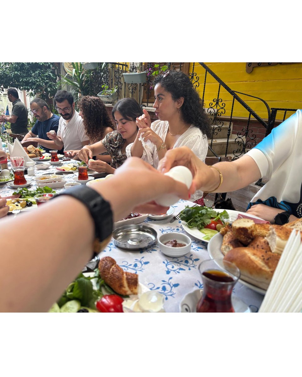 isciavmerkezi's tweet image. İşçi Avukatlar Merkezi olarak yoğun tempomuza ara verdik ve bir araya gelerek kahvaltı etkinliğimizi gerçekleştirdik. Katılım sağlayan tüm arkadaşlarımıza teşekkür eder, katılamayan herkesi sonraki buluşmalarımıza bekleriz.