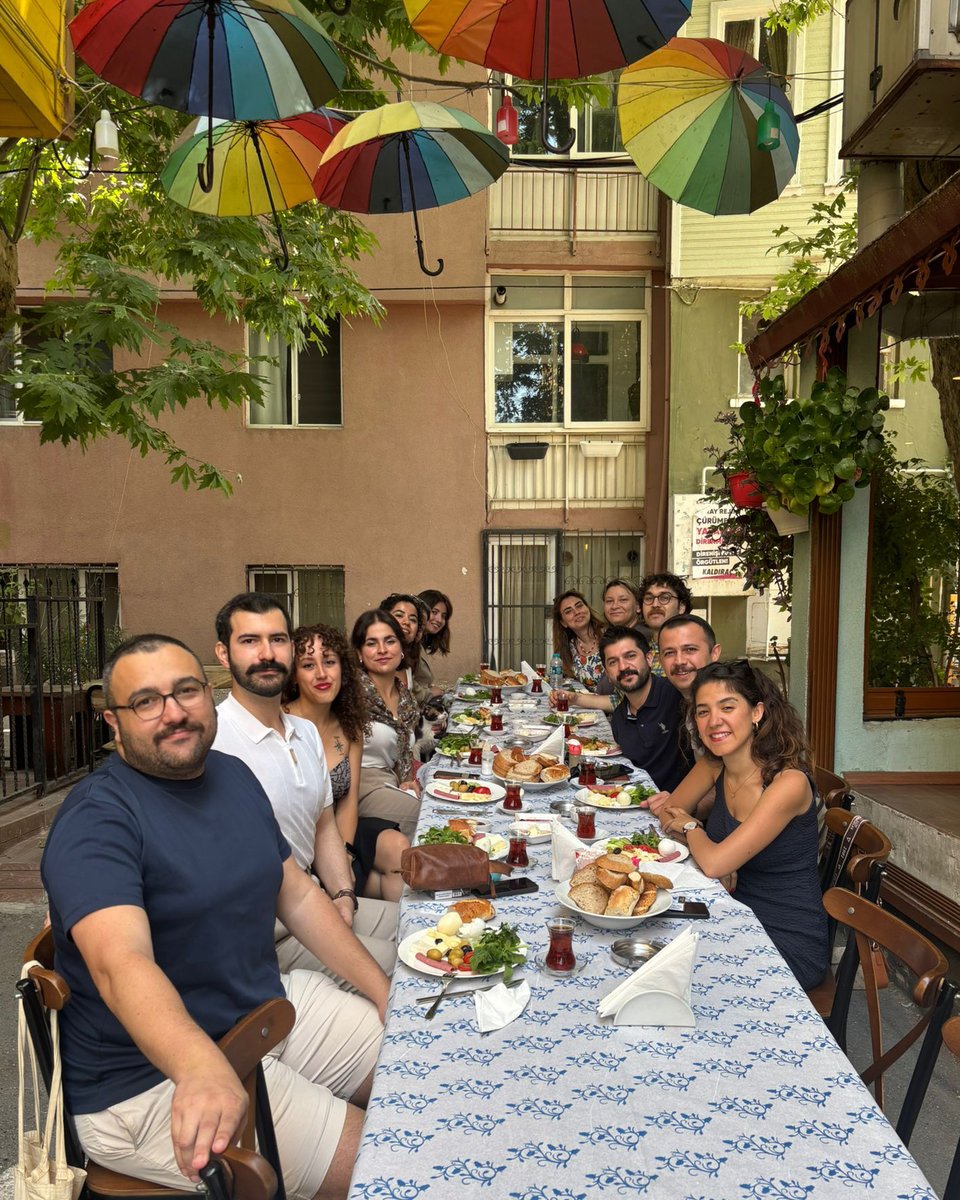 isciavmerkezi's tweet image. İşçi Avukatlar Merkezi olarak yoğun tempomuza ara verdik ve bir araya gelerek kahvaltı etkinliğimizi gerçekleştirdik. Katılım sağlayan tüm arkadaşlarımıza teşekkür eder, katılamayan herkesi sonraki buluşmalarımıza bekleriz.