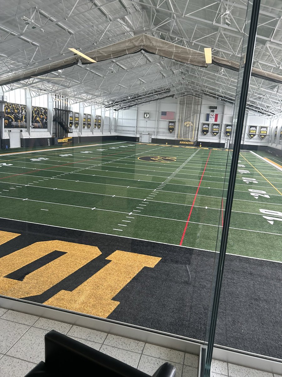 SorenFifer's tweet image. Had a great time at Iowa Yesterday. Loved talking to the offensive lineman and especially @CoachBarnett_OL. Thanks for having me and looking forward to the future!
