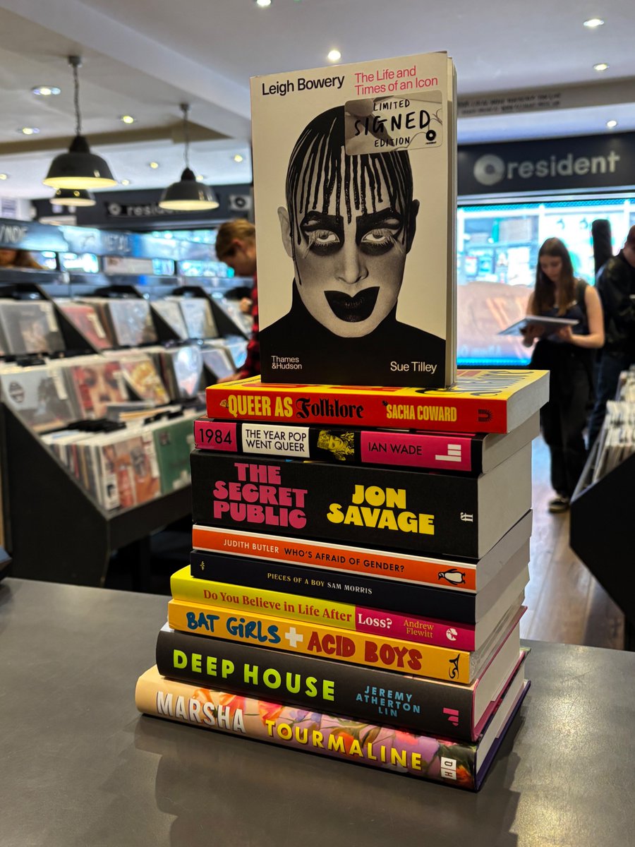 Happy Pride Month 🏳️‍🌈

We have a wide selection of books to read this Pride Month, here are just a few of our favourites ❤️

Pop in to have a peruse 📚