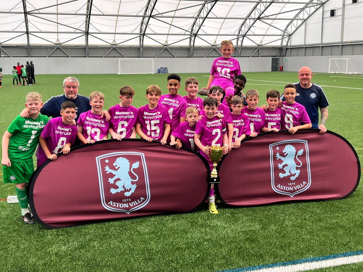 ringsendrover's tweet image. Brilliant two days at Aston Villa for our 2013 group and delighted for the boys to win the tournament today 🏆🏆🔵⚪️ @crumlinunited