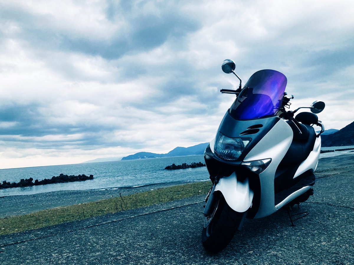 コマっちゅんとはもぅ
4年も共にしているんだな。
※バイクオタクではありません。

セルも壊れてるしスタンドも引っかかるし
収納狭いしPCXに乗り換えたいずら😌💸

でも可愛いのよねぇ😳