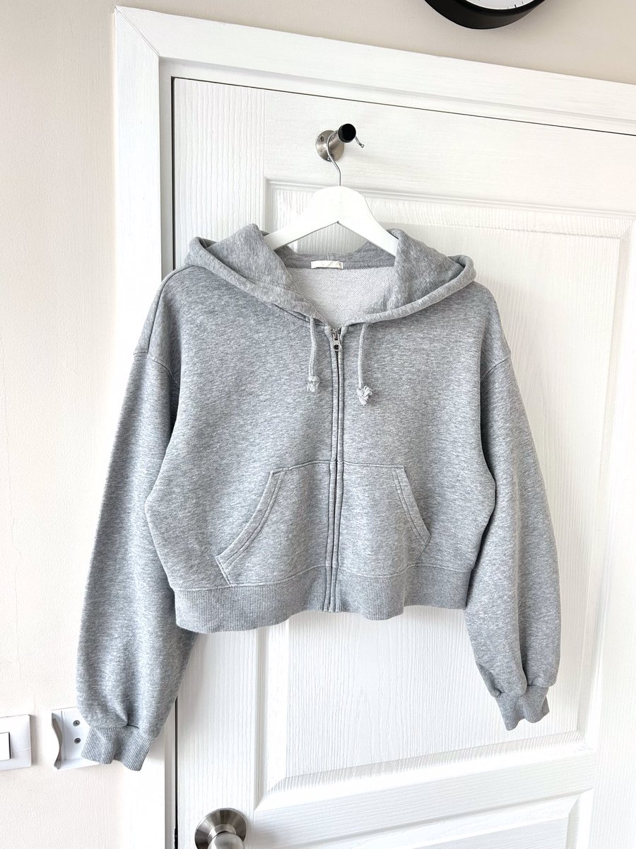 cardy cardigan tweet media