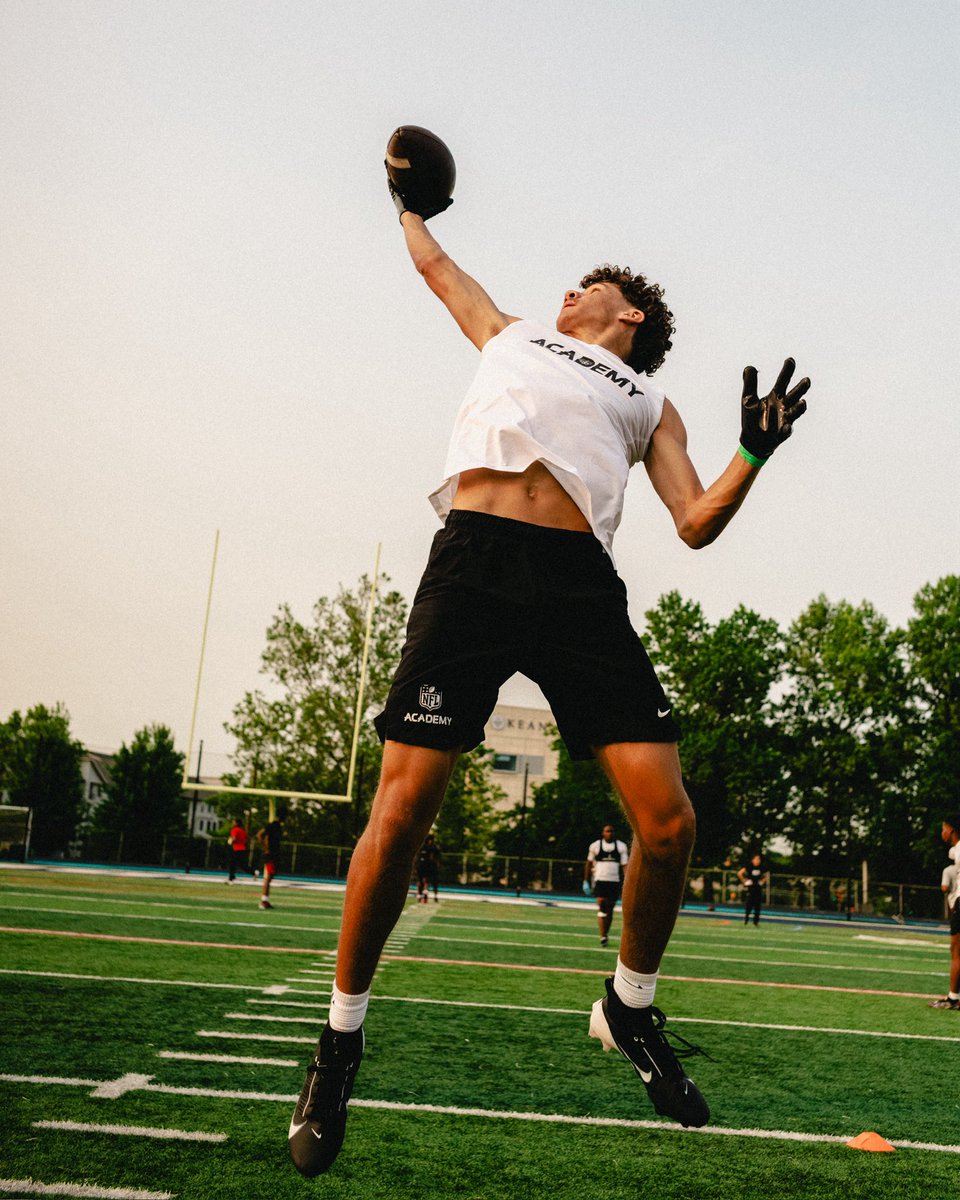 rafaelblakstad's tweet image. Had a great time COMPETING at the AVC mega camp!
✅Dominated in all my 1on1 reps
Measured in at 6’5 and ran a 4.62sec 40yd with a 4.31 pro-agility❗️
@georgereynolds_ @KrisDurham16 @coachstevehagen @_coachturner @lamontewinston @Noah11_V @CoachTravisEcke @CoachGerbino…