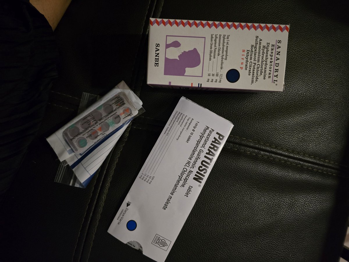 edelnotwise's tweet photo. Dimarahin dulu. Dibelikan obat kemudian. Pake dianterin coba. Sayang💜 https://t.co/J8iICxI3cB