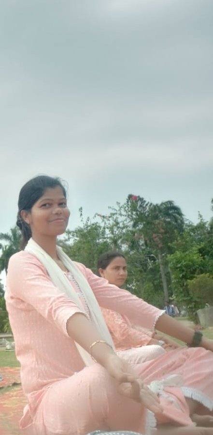 योग सबको स्वस्थ करता है, सबको जोड़ता है। अंतरराष्ट्रीय योग दिवस 2025 के पूर्वाभ्यास के अवसर पर, हमारे सांसद माननीय  श्री जगदम्बिका पाल जी एवं जिलाधिकारी तथा शिक्षक  मिलकर इस अमूल्य संपदा को अपनी दिनचर्या में शामिल करने का संकल्प लिया।#अंतर्राष्ट्रीययोग <a href="/dmsid1/">DM Siddharthnagar</a> <a href="/ndtv/">NDTV</a>