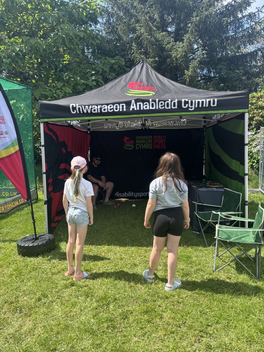 Diwrnod gwych yn cyflwyno boccia @tafwyl dewch i lawr y prynhawn yma i'n gweld ni yn y cae chwaraeon <a href="/dsw_news/">Disability Sport Wales</a> <a href="/MenterCaerdydd/">Menter Caerdydd</a>