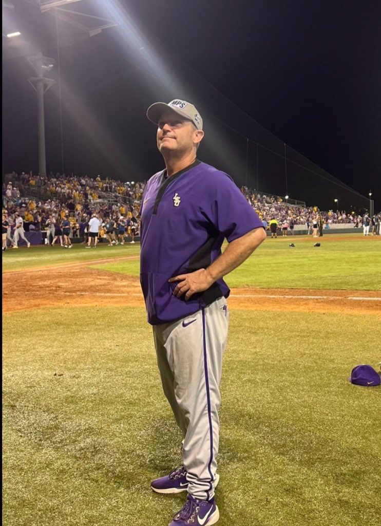 NBATIGAHBOY's tweet photo. SEC fans, make sure you tell Jay Johnson happy father’s day today! https://t.co/sb7gsvz0bY