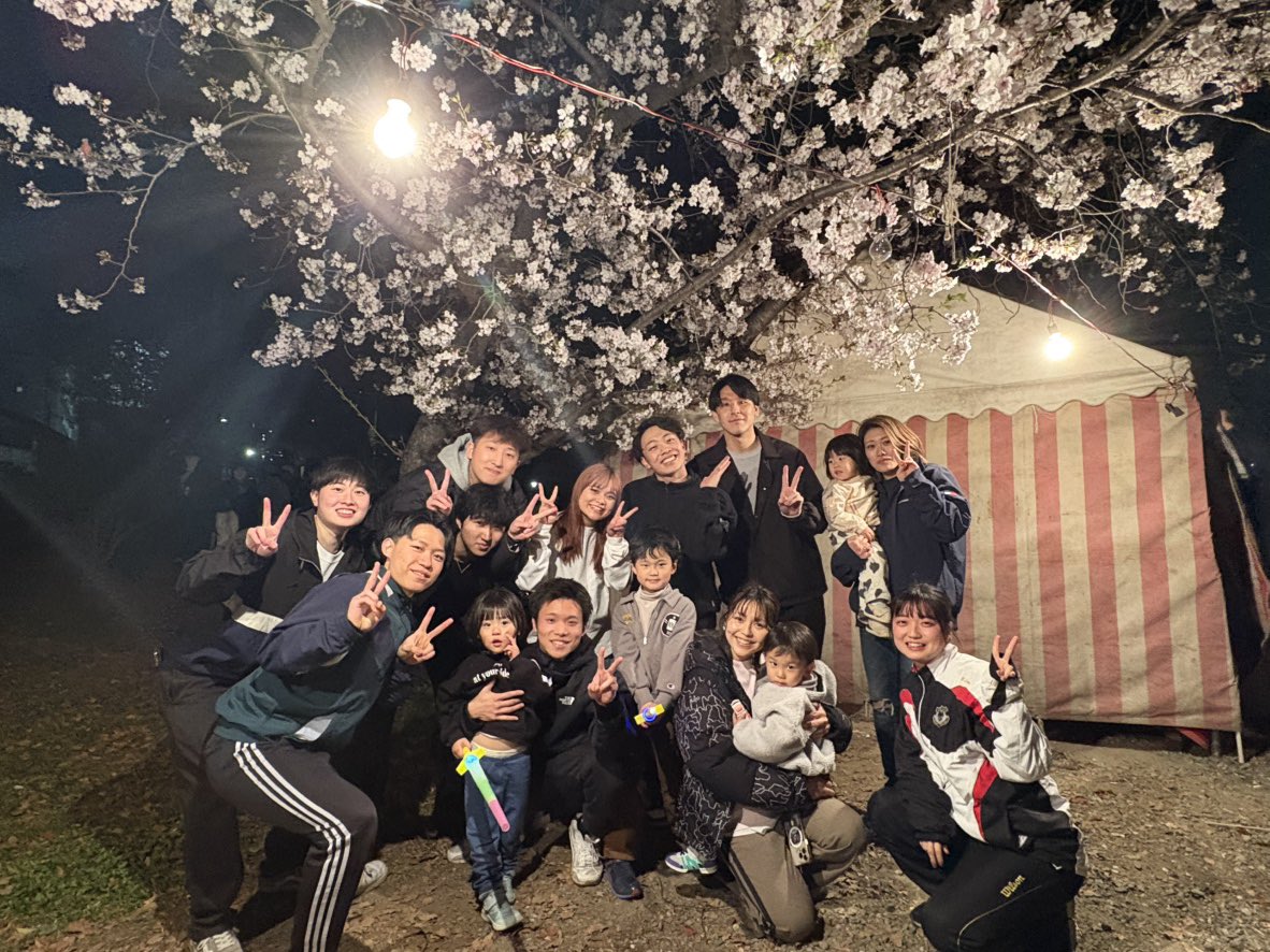 DS_KUSUDA's tweet photo. 🌞サウナーの皆様こんにちは🌞

6/18(水)天満橋3周年✨
その準備をコツコツと👣
皆んなお手伝い感謝感激雨霰です🫶

✨感謝の心をカタチに✨

💐お客様と大きなお花を咲かせます🌺
#天満橋京阪シティモール
#大切な人を大切にする 
#天満橋family 
#ドクターストレッチ https://t.co/sjYKDMBya2