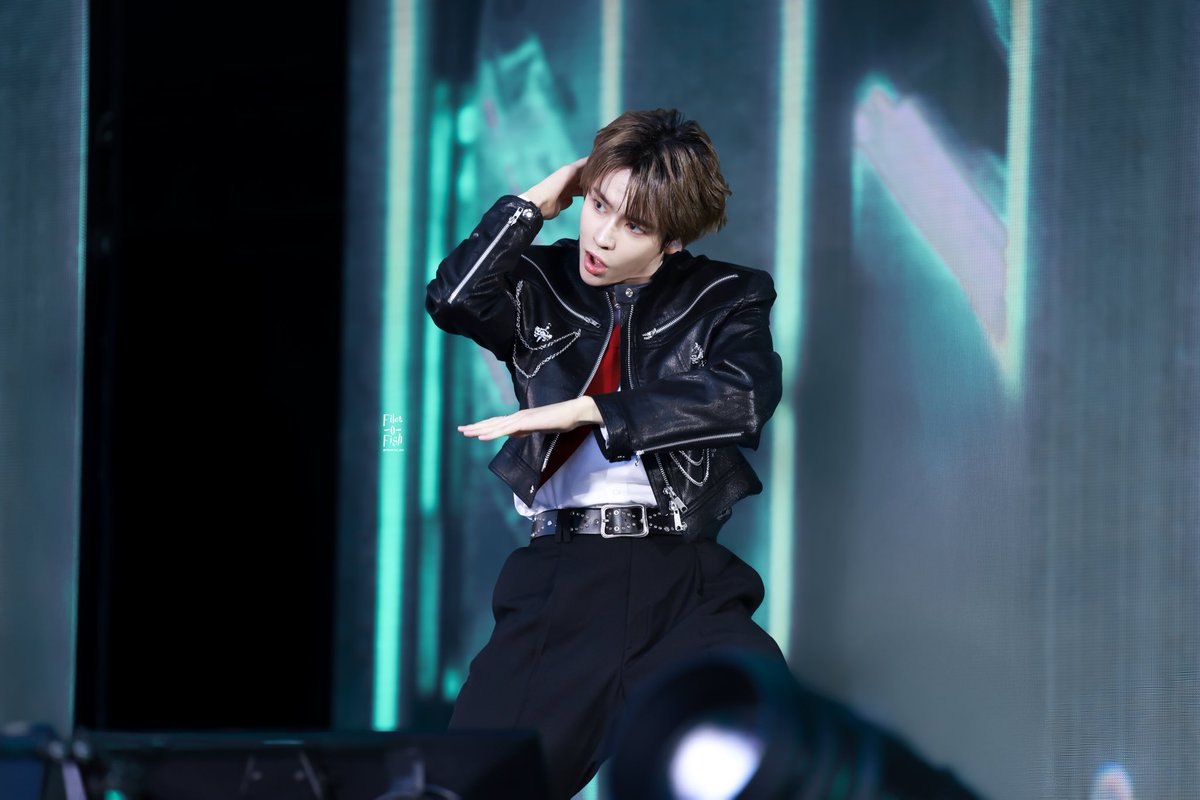 Revisited Hanbi's Fan-filmed solo focus video a few times today – the dance delivery is seriously incredible!

cr.logo
#한비 #HANBI #SMTR25 #SMTOWN