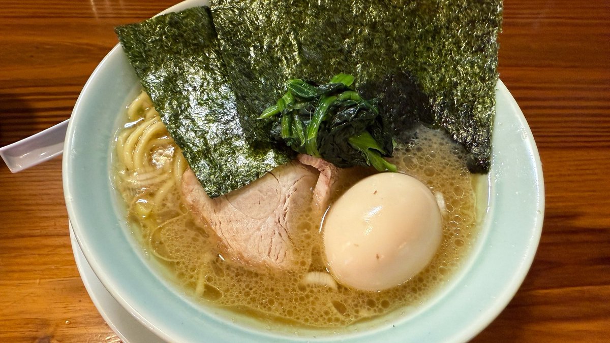 ten_k1025's tweet photo. 久々にこーゆーラーメン🍜

#ラーメン https://t.co/QNHQQnap8l