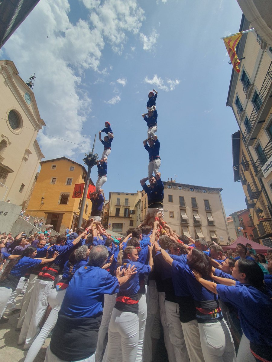 Castellers de Berga (@cdberga) on Twitter photo Avui a la diada dels Quatre fuets hem fet 1pcam, 5d7, 7d7, id4a7a, 4d7, 2p5 i 4p4 💙
Gràcies @castellersdevilafranca i <a href="/capgrossos/">Capgrossos de Mataró</a> Avui a la diada dels Quatre fuets hem fet 1pcam, 5d7, 7d7, id4a7a, 4d7, 2p5 i 4p4 💙
Gràcies @castellersdevilafranca i <a href="/capgrossos/">Capgrossos de Mataró</a>
