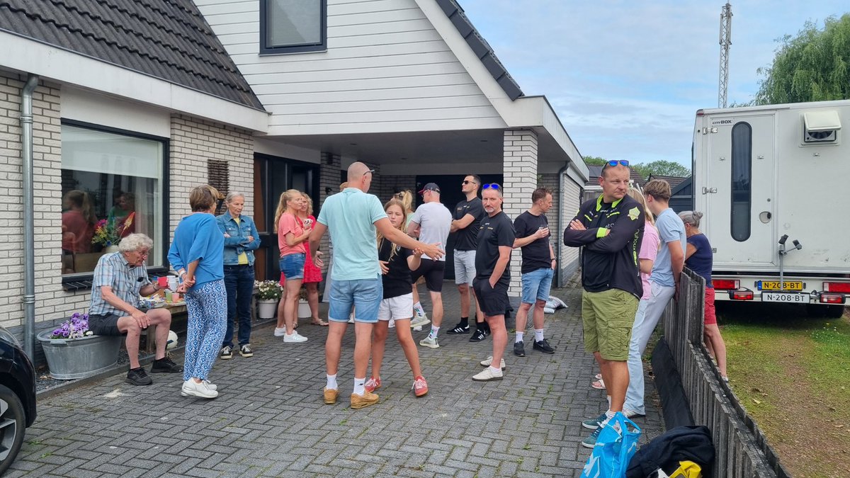 WCWergea's tweet image. We zijn bijna bij onze verblijfplaats aangekomen voor ons 2 jaarlijkse internationale fietsweek
Dit jaar is de keuze gevallen op de Vogezen. 
Onderweg vermaken wij ons met weelderige discussies en de quiz van @AtzeBoersma. 
De gehele week volgen er op dit account updates.