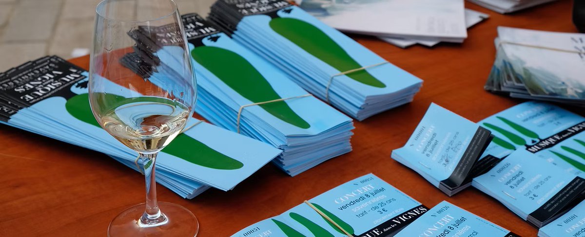 Looking forward to being part of 𝗠𝘂𝘀𝗶𝗾𝘂𝗲 𝗱𝗮𝗻𝘀 𝗹𝗲𝘀 𝗩𝗶𝗴𝗻𝗲𝘀 (Savennières 🇫🇷 49), from June 21st to June 29th.

➡ lesmardismusicaux.fr/musique-dans-l…