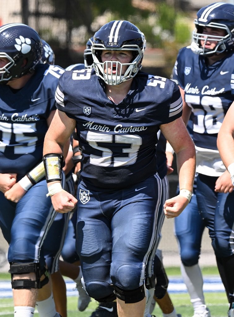 Henrysegal53's tweet image. Pumped up and ready to go 💪 Class of 2027 OL prospect putting in the work and chasing the dream every day. Let’s get it! #OLPride #ClassOf27 #TrenchesWork #FootballGrind 

@247recruiting