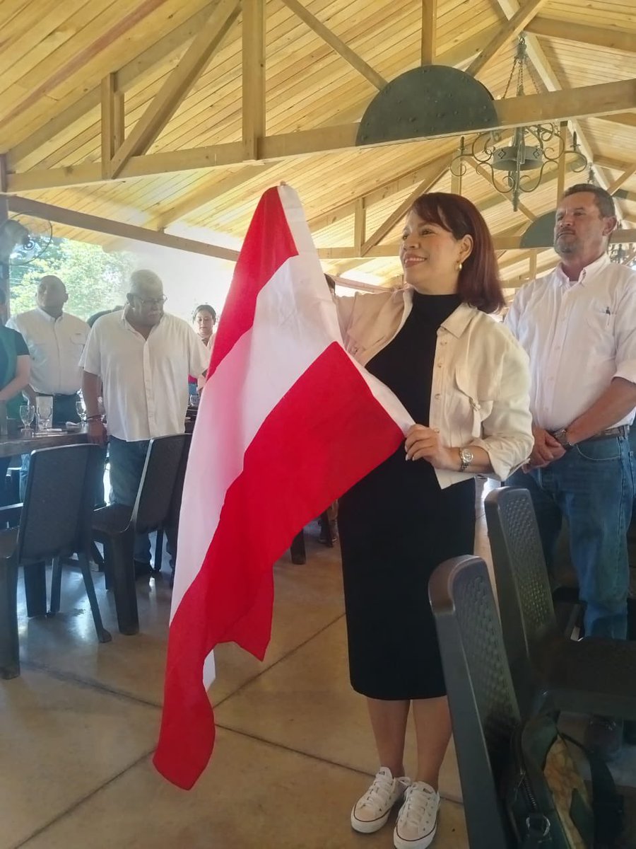 Cada día se consolida más la unidad en el Partido Liberal de Honduras , junto a nuestros coordinadores departamentales, Consejo Departamental , candidatos alcaldes y candidatos a Diputados. 

Estamos preparándonos en la organización en el departamento de Cortés. 
🇦🇹🇦🇹🇦🇹