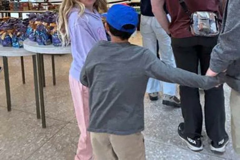 DavisVanguard's tweet image. Court orders father to pay $1,000/week to visit son, despite no criminal record. Father seeks to have judge removed, alleging favoritism for mother's attorney. Case reassigned, parties not notified of changes. 

@SusanBassi #fatherrights, #familyjustice, #courtorders,