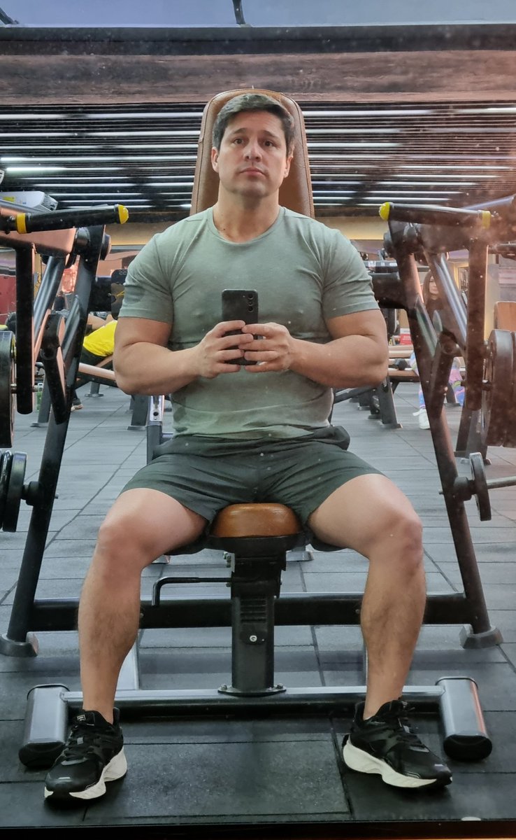 Depois de muito tempo casado, descobri que o mundo dos solteiros é um Deus nos acusa.
Falta sinceridade, responsabilidade afetiva.
Enfim, que loucura.