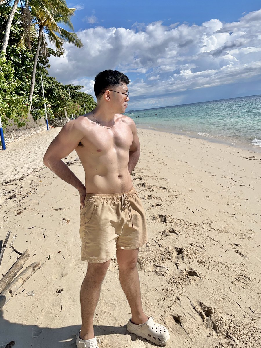 Trying not to melt for this shot. 😅🌞