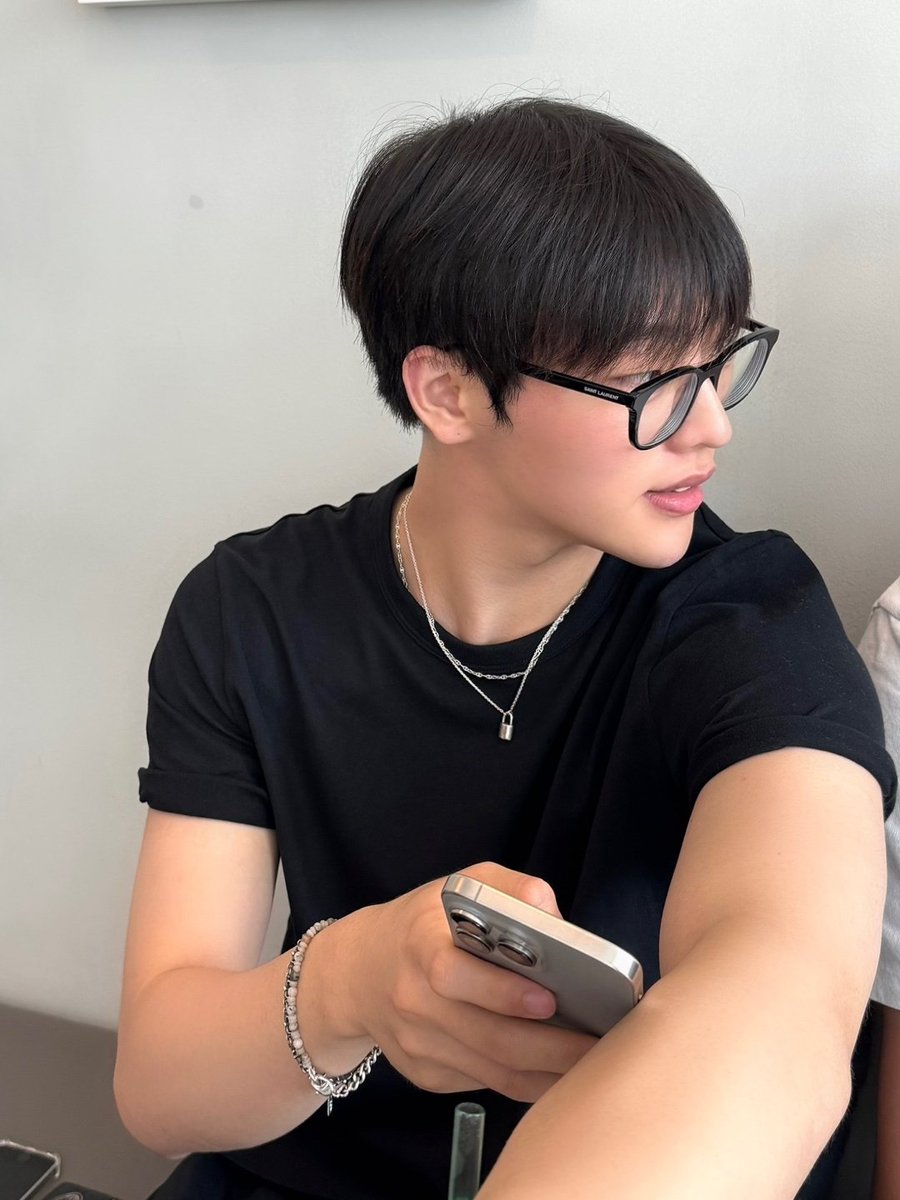 TheKingDom_GF's tweet photo. [MUJIN👑]

<뵤>

오늘두 숨 잘 쉬구 갑니당~~

#TheKingDom #더킹덤 #TKD 
#MUJIN #무진 #위버스라이브 https://t.co/33lDXRLVL2