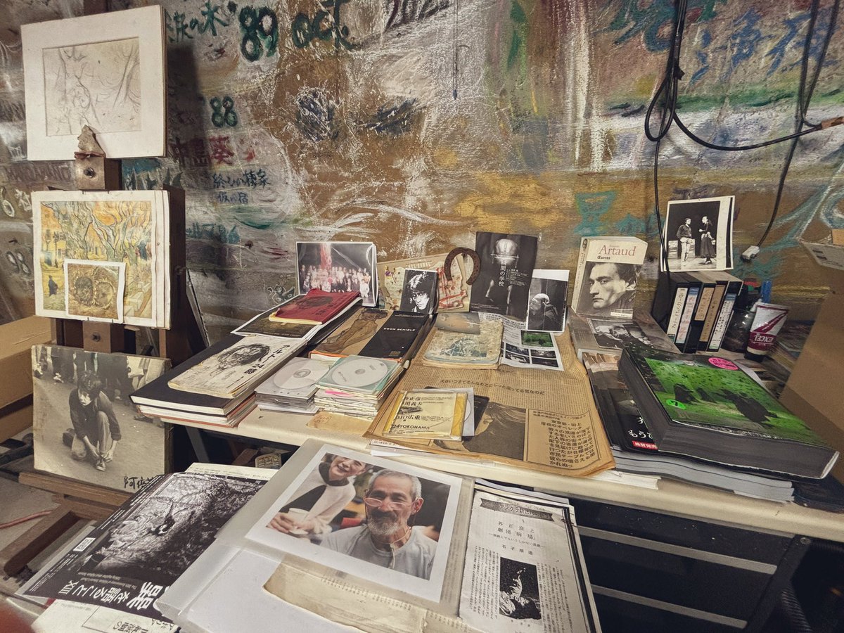 四谷105にて、11月公演の顔合わせがありました。

灰野敬二さんとは26年ぶり。
上杉満代さんとは初共演です。

芥正彦 作・演出
人形＋舞踏＋ノイズミュージックによる『風神雷神図』
▶︎11/5(水)〜9(日) 
🎪赤坂レッドシアター

伝内は昨年からずっと雷神の動きを考えています。
ご期待ください！