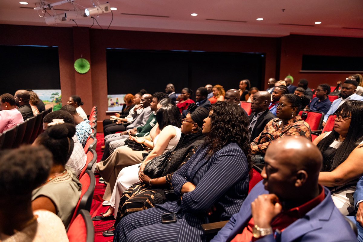 edehaiti2021's tweet photo. Nos plus sincères remerciements aux membres et sympathisants du Parti EDE au Canada pour l’accueil chaleureux réservé au Dr. @claudejoseph03, Président du Conseil Stratégique du parti.

Votre présence et votre engagement renforcent notre conviction : la diaspora haïtienne est un pilier indispensable du renouveau national. Le Parti EDE s’engage à valoriser votre rôle et à vous intégrer pleinement dans la construction d’une Haïti à la dimension de sa glorieuse histoire.