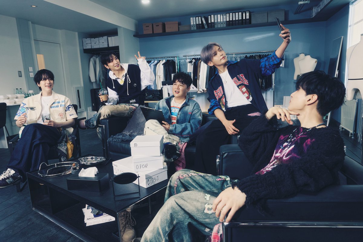 SUPER JUNIOR 슈퍼주니어 'Super Junior25' 
SUPER AWARDS: Backstage 1

SUPER JUNIOR 슈퍼주니어 The 12th Album 【Super Junior25】 
➫ 2025.07.08 6PM (KST)

💿Pre-order
SUPERJUNIOR.lnk.to/SUPERJUNIOR25

#슈퍼주니어 #SUPERJUNIOR
#SuperJunior25