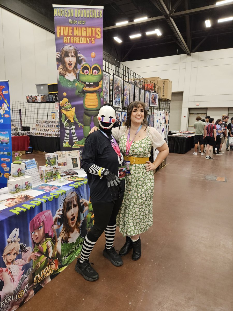 Hinansho's tweet photo. I got to meet an official FNAF VA dressed as the Puppet! @Madi2theMax https://t.co/IVcg4iGUPR